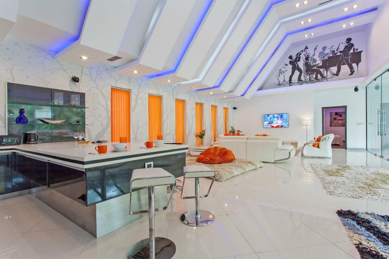 Royale Grand Villa Pattaya Exterior foto