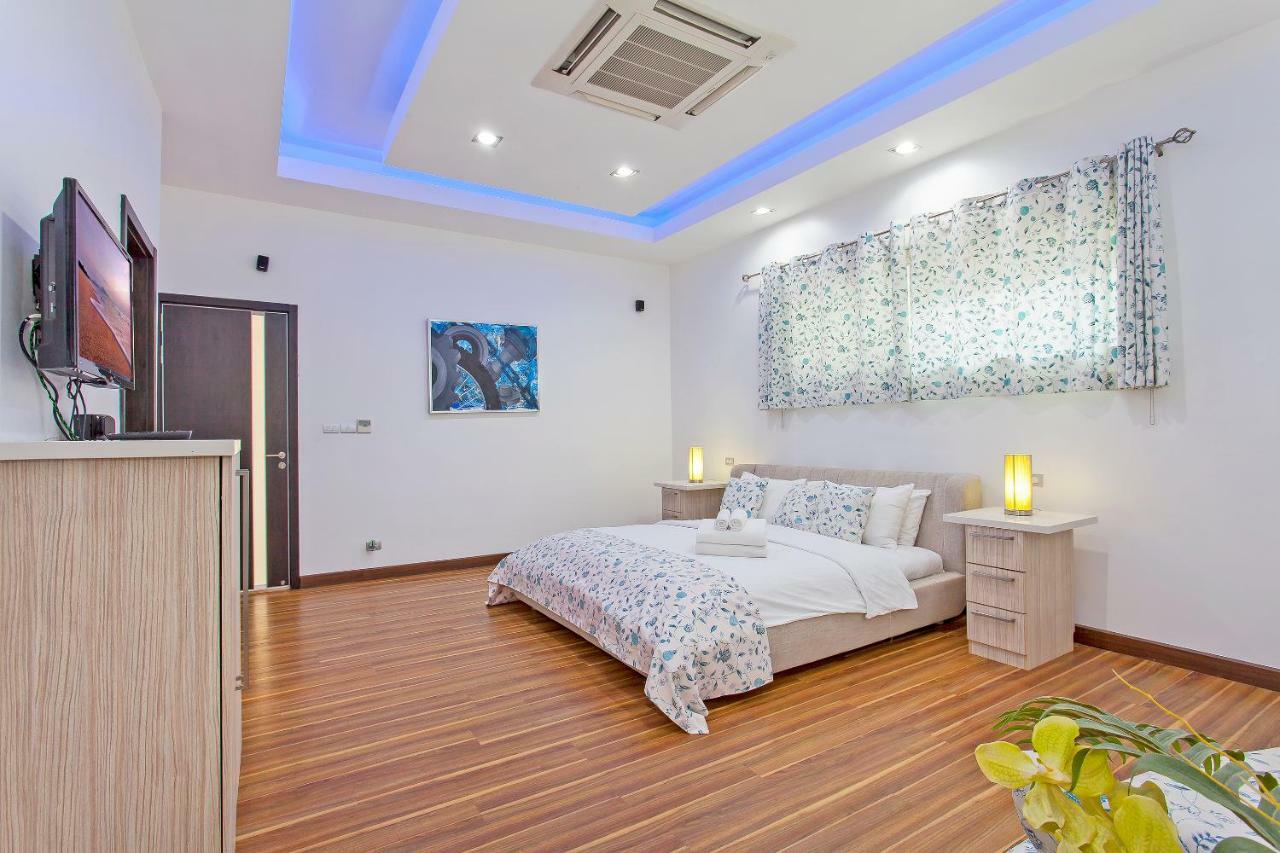Royale Grand Villa Pattaya Exterior foto